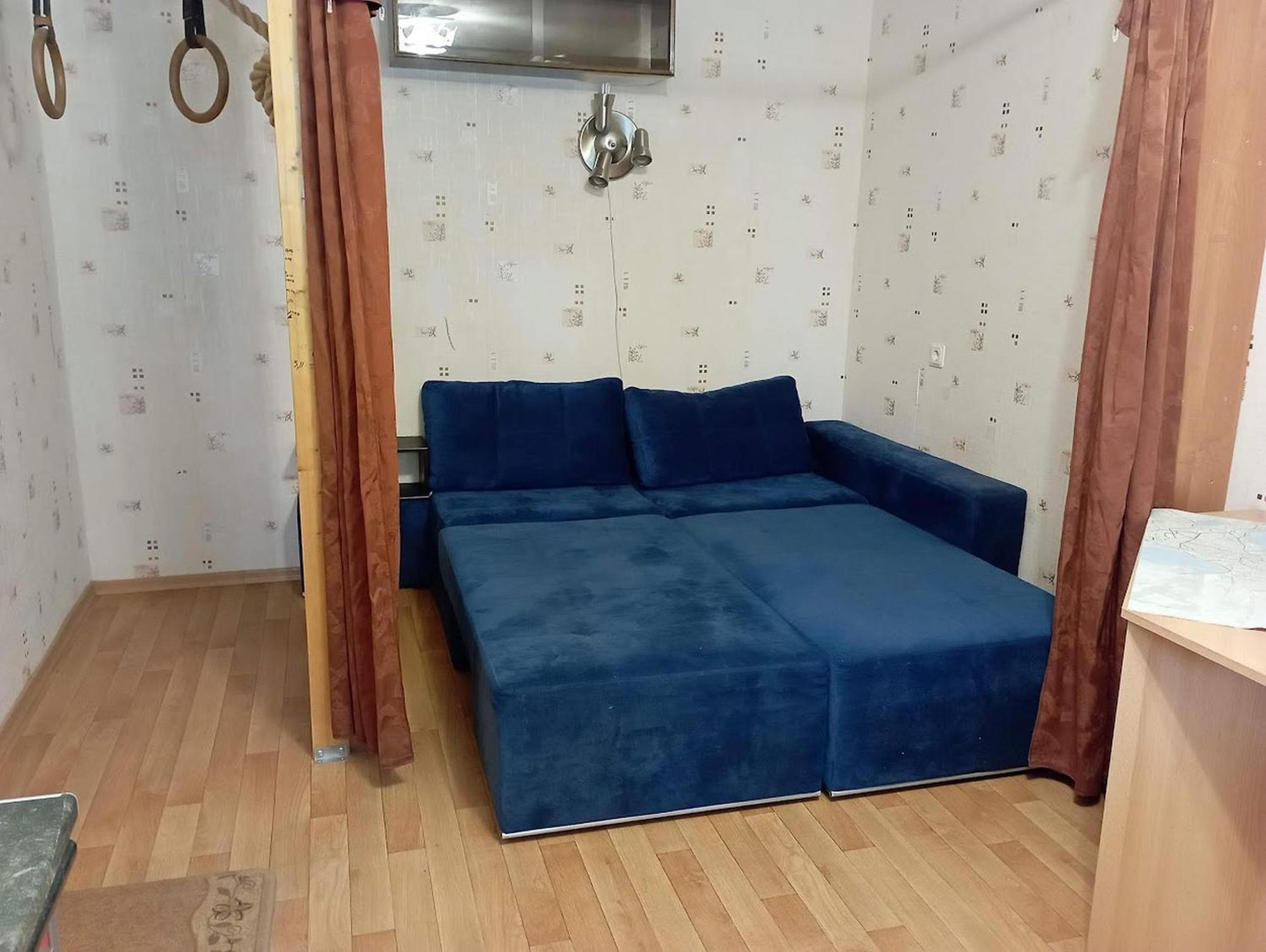 A Comfortable Room With Balcony Apartment *